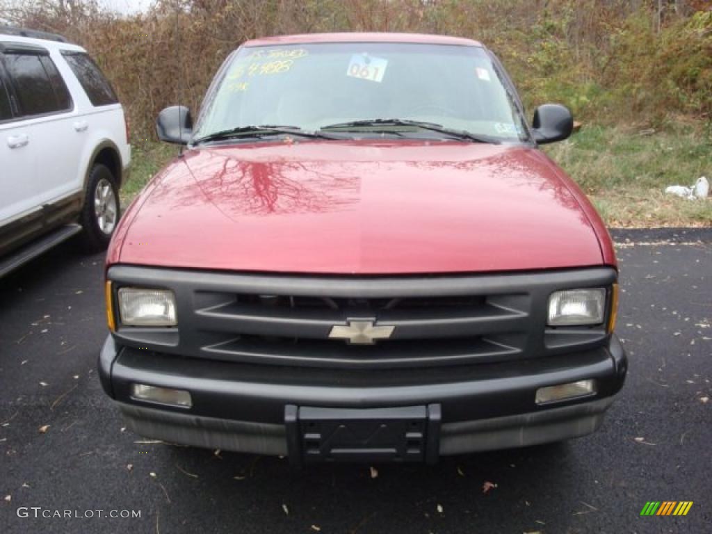 1995 S10 LS Regular Cab - Medium Red Metallic / Tan photo #6