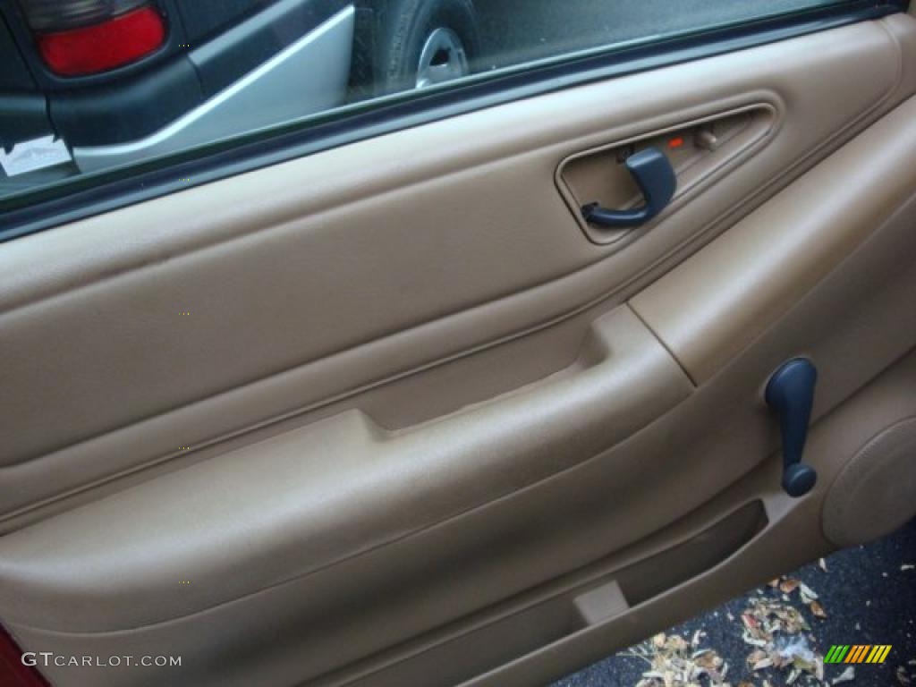 1995 Chevrolet S10 LS Regular Cab Tan Door Panel Photo #39312085