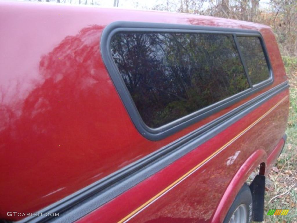 1995 S10 LS Regular Cab - Medium Red Metallic / Tan photo #11