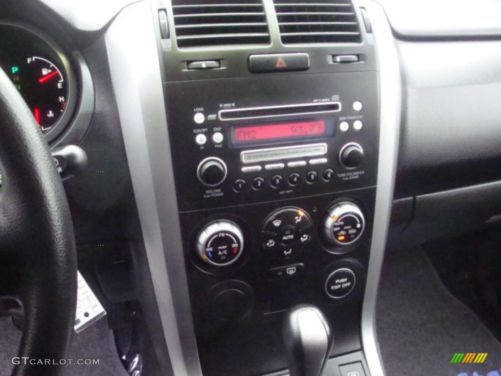 2006 Suzuki Grand Vitara XSport Controls Photo #39312405