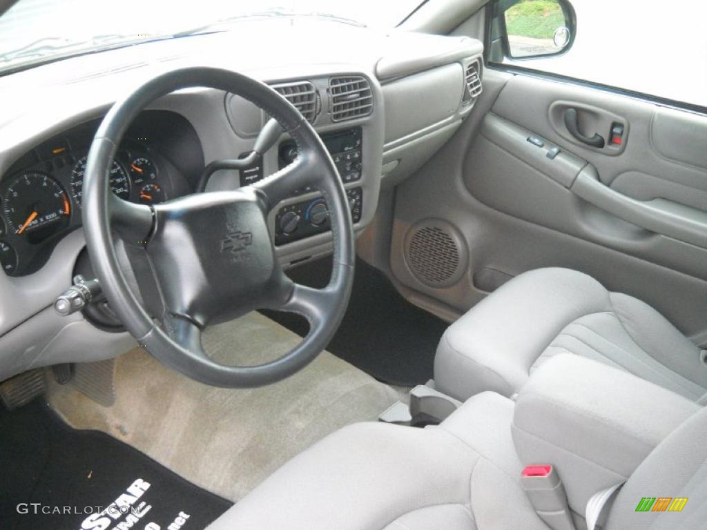 Medium Gray Interior 2003 Chevrolet S10 LS Extended Cab Photo #39313017