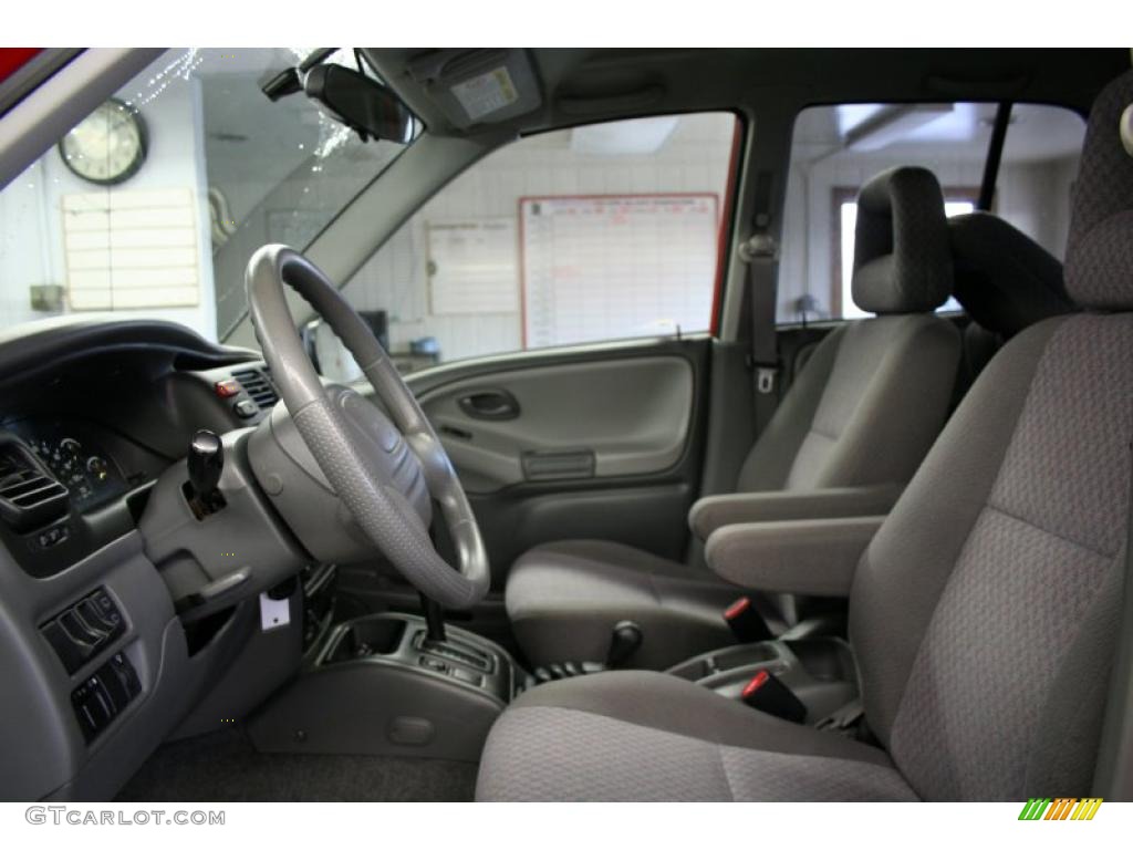 Medium Gray Interior 2004 Chevrolet Tracker 4WD Photo #39313989