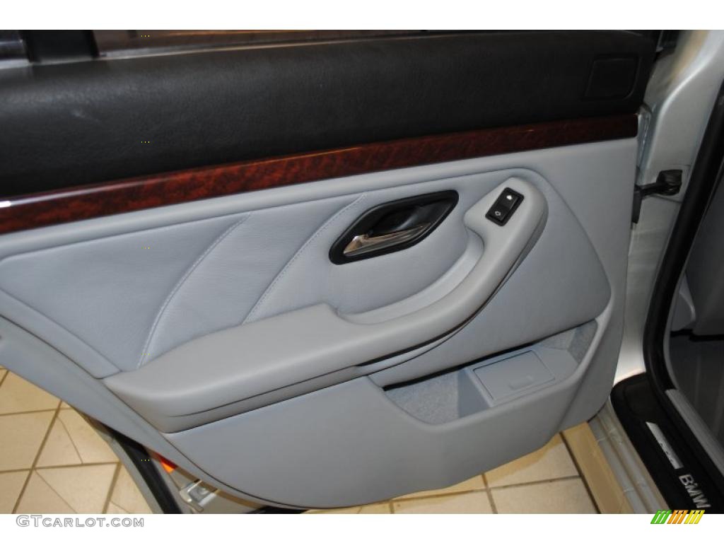 2001 BMW 5 Series 525i Sedan Grey Door Panel Photo #39315177