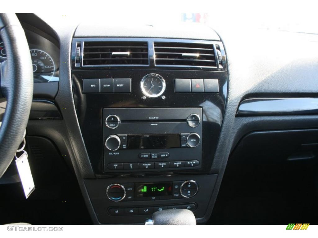 2009 Ford Fusion SEL Controls Photo #39316685