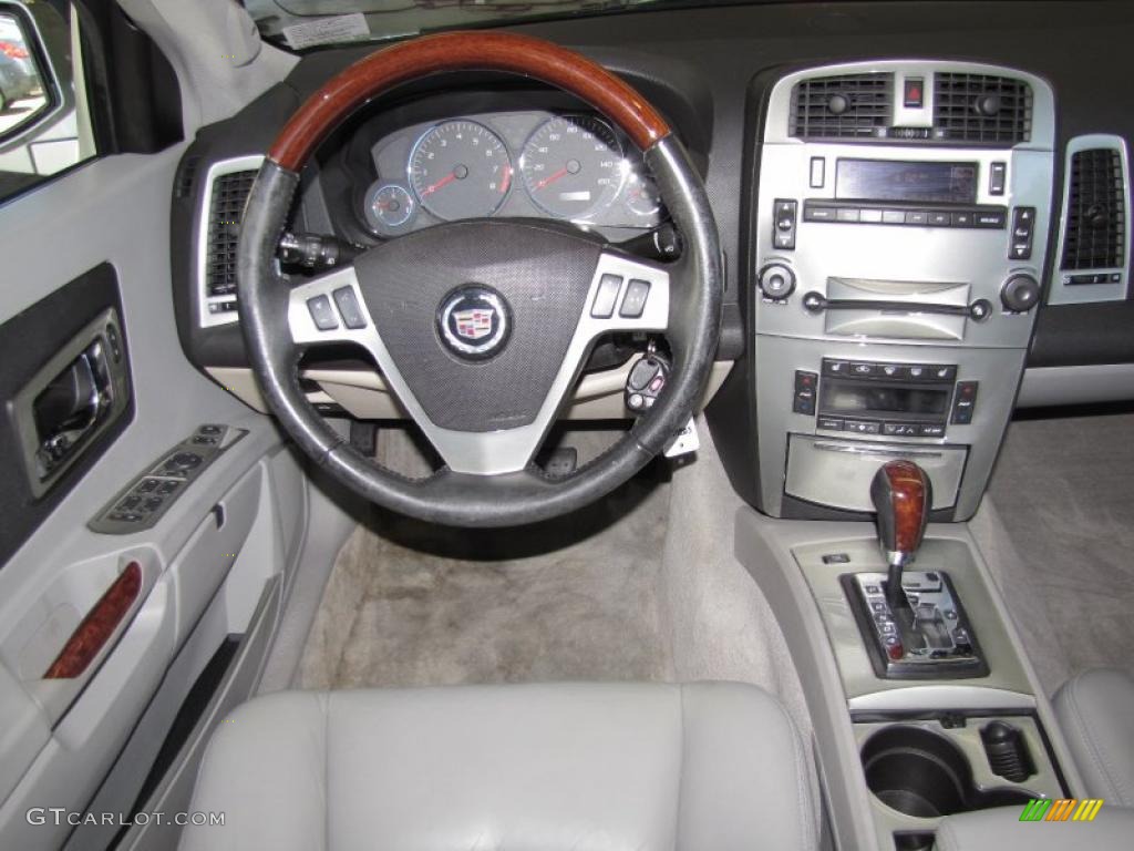 2005 Cadillac SRX V8 Light Gray Dashboard Photo #39320161