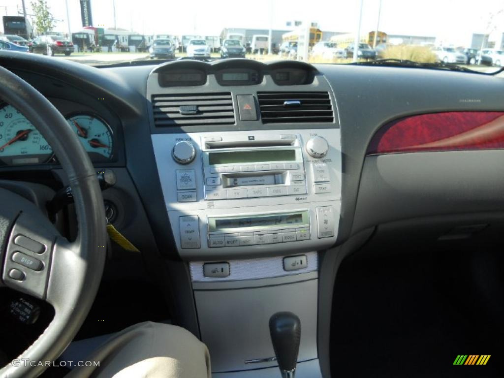 2004 Toyota Solara SLE V6 Coupe Controls Photo #39320441