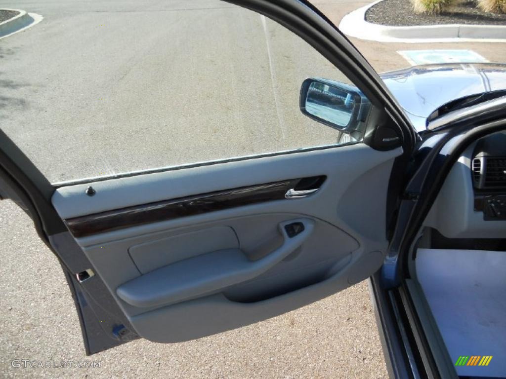 2002 BMW 3 Series 330i Sedan Door Panel Photos