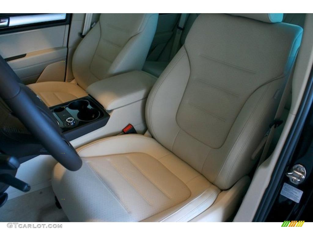 Cornsilk Beige Interior 2011 Volkswagen Touareg VR6 FSI Sport 4XMotion Photo #39322781