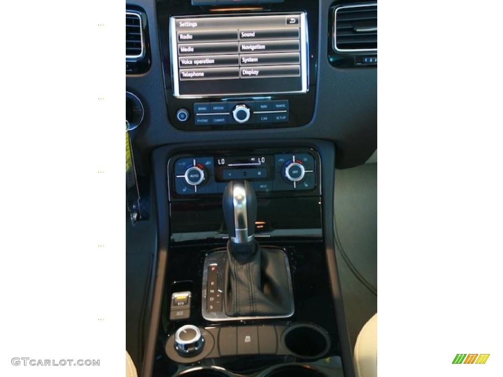 2011 Volkswagen Touareg VR6 FSI Sport 4XMotion 8 Speed Tiptronic Automatic Transmission Photo #39322805