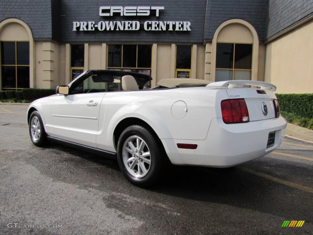 2006 Mustang V6 Premium Convertible - Performance White / Light Parchment photo #5