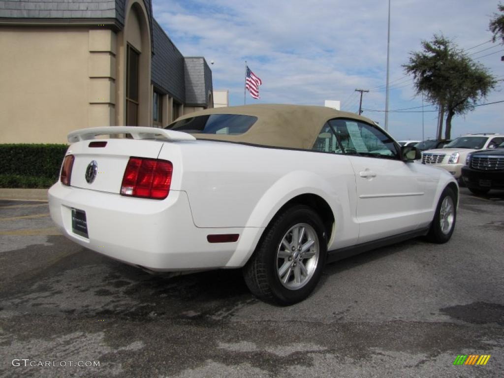 2006 Mustang V6 Premium Convertible - Performance White / Light Parchment photo #6