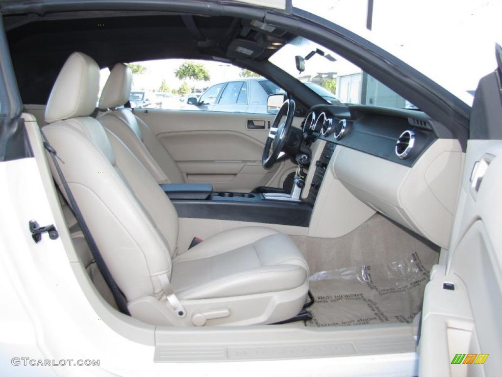 2006 Mustang V6 Premium Convertible - Performance White / Light Parchment photo #9