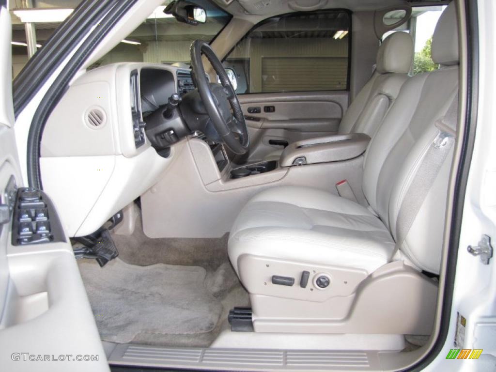 Tan/Neutral Interior 2004 Chevrolet Suburban 1500 LT Photo #39323997