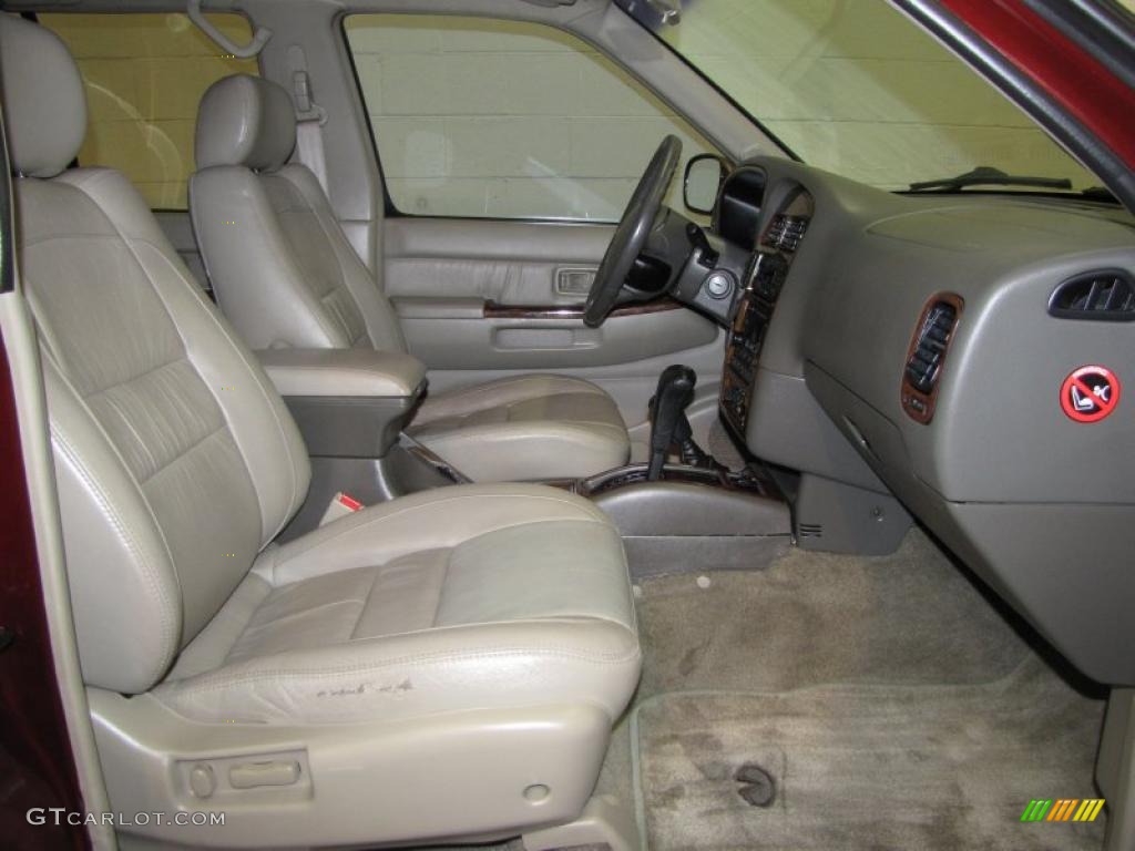 Beige Interior 1997 Infiniti QX4 4x4 Photo #39324717