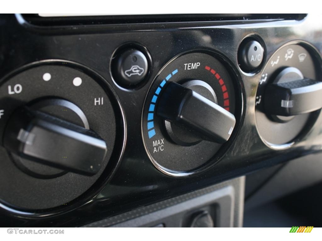 2007 Toyota FJ Cruiser 4WD Controls Photo #39329733