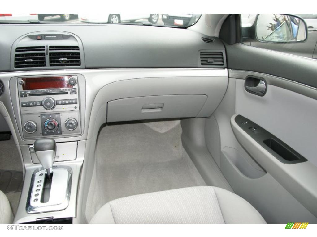 2008 Saturn Aura XE 3.5 Gray Dashboard Photo #39330044