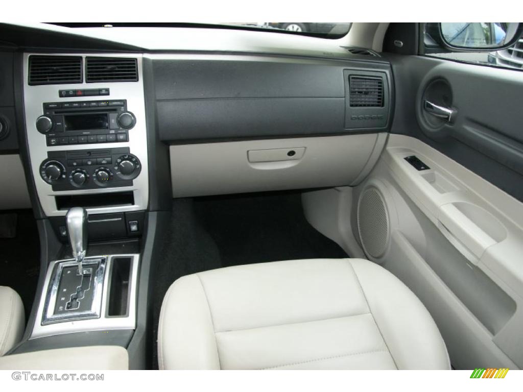 Dark Slate Gray/Light Graystone Interior 2006 Dodge Magnum R/T AWD Photo #39330405
