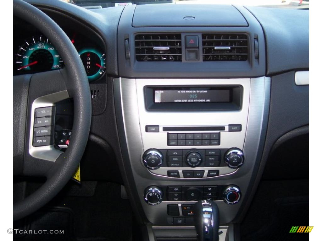 2011 Fusion SE - Tuxedo Black Metallic / Charcoal Black photo #8