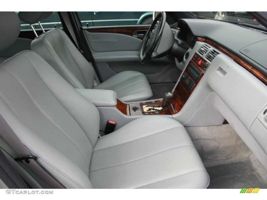 Grey Interior 1999 Mercedes-Benz E 320 4Matic Wagon Photo #39331164