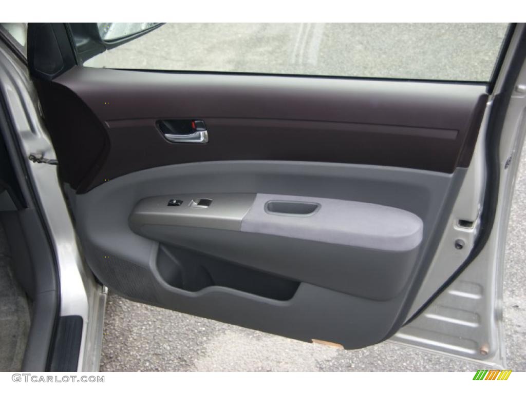 2004 Toyota Prius Hybrid Door Panel Photos