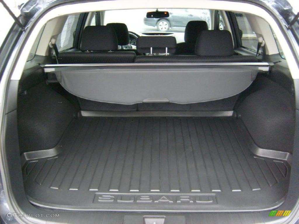 2011 Subaru Outback 2.5i Premium Wagon Trunk Photo #39332860