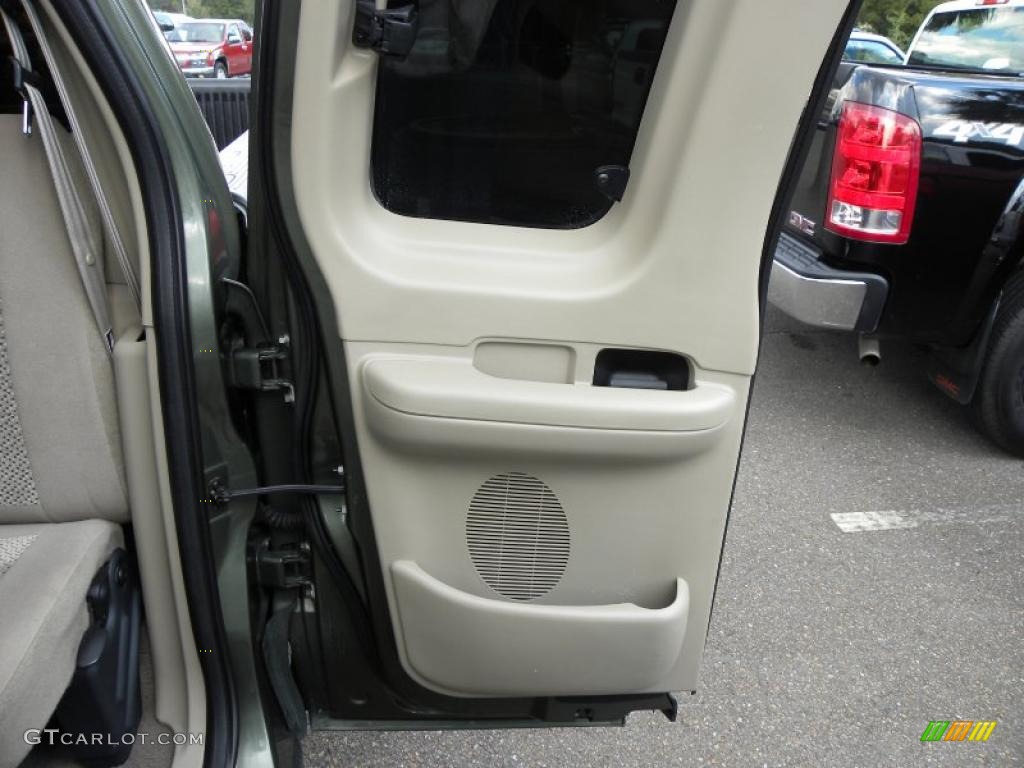 2003 Ford F150 XLT SuperCab Medium Parchment Beige Door Panel Photo #39333020