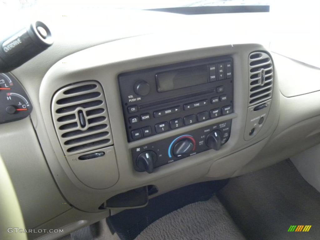2003 Ford F150 XLT SuperCab Controls Photo #39333224