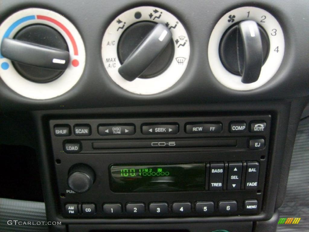 2001 Mercury Cougar V6 Controls Photo #39333388