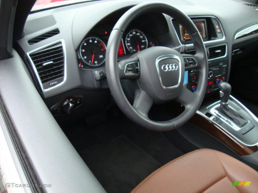 2010 Audi Q5 3.2 quattro Cinnamon Brown Steering Wheel Photo #39333648