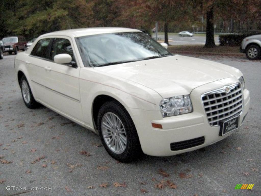 Cool Vanilla White 2008 Chrysler 300 LX Exterior Photo #39334000