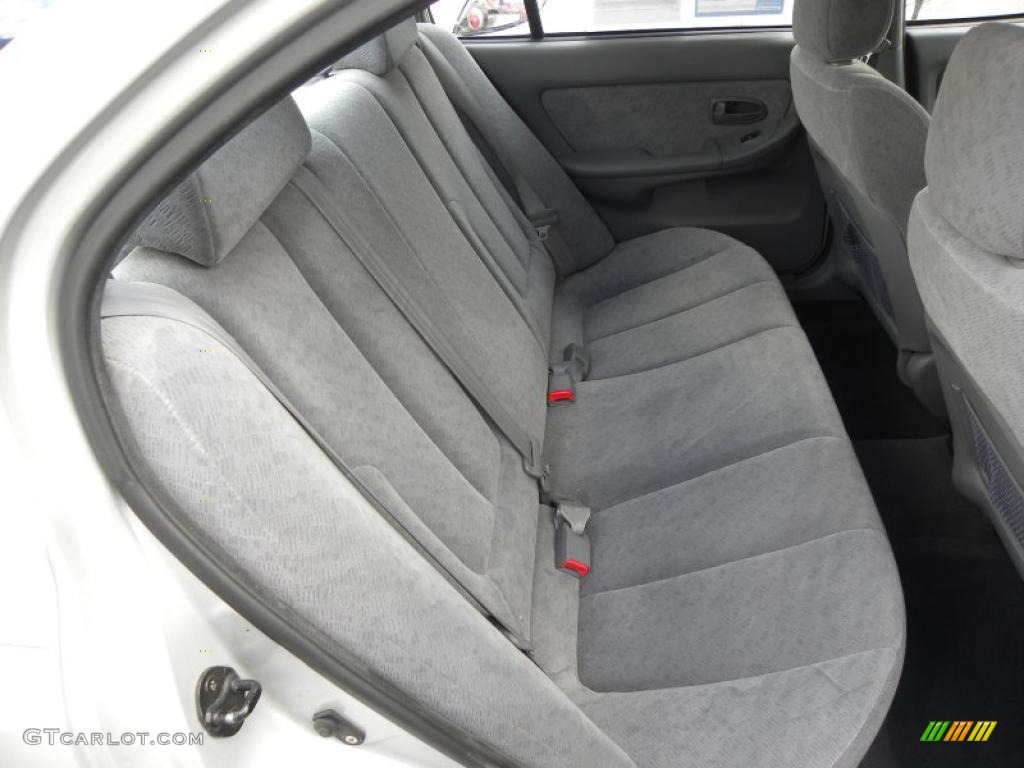 2004 Elantra GLS Sedan - Sterling Silver / Gray photo #9