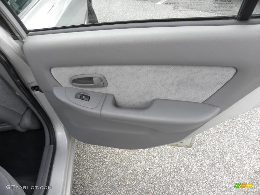 2004 Elantra GLS Sedan - Sterling Silver / Gray photo #10
