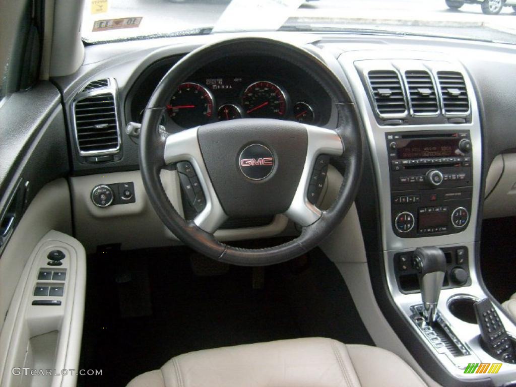2007 GMC Acadia SLT AWD Titanium Dashboard Photo #39334600