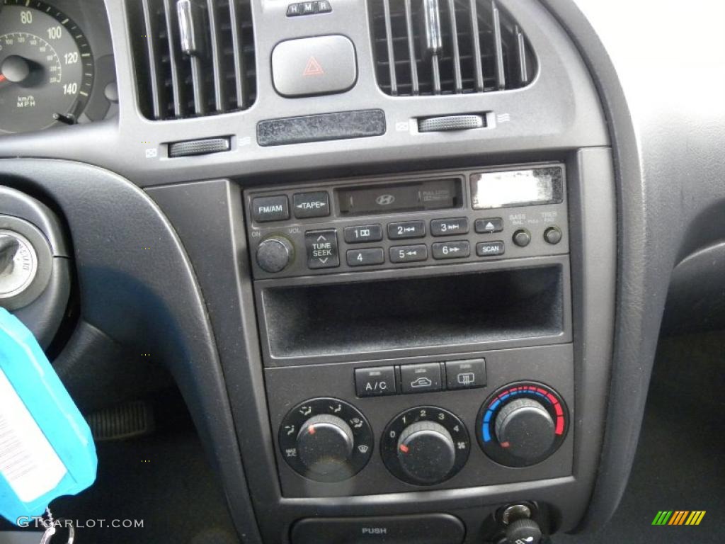 2004 Elantra GLS Sedan - Sterling Silver / Gray photo #19