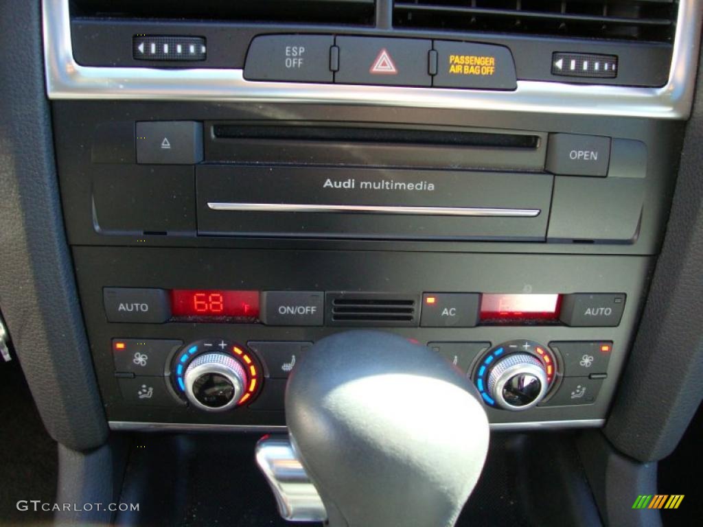 2010 Audi Q7 3.0 TDI quattro Controls Photo #39334900