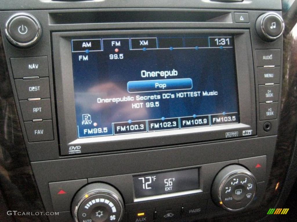 2010 Cadillac DTS Standard DTS Model Controls Photo #39335296