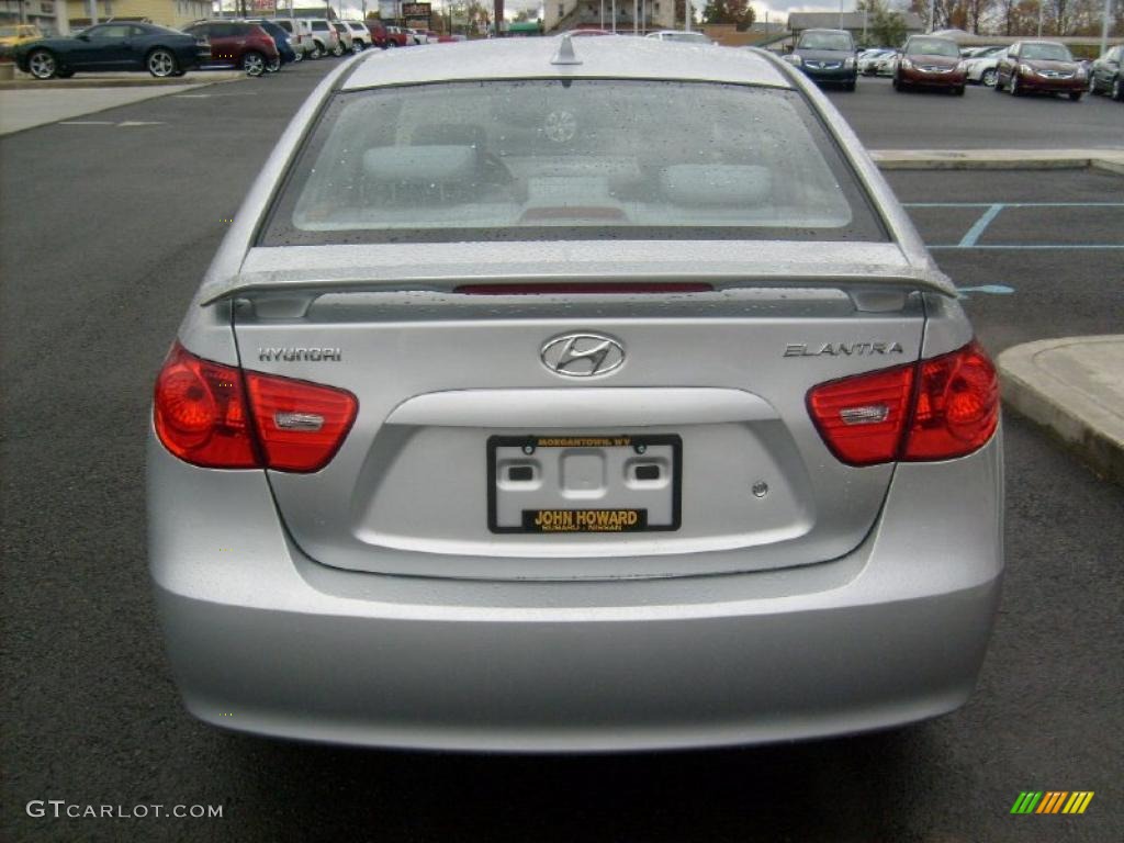 2009 Elantra SE Sedan - Quicksilver / Gray photo #4
