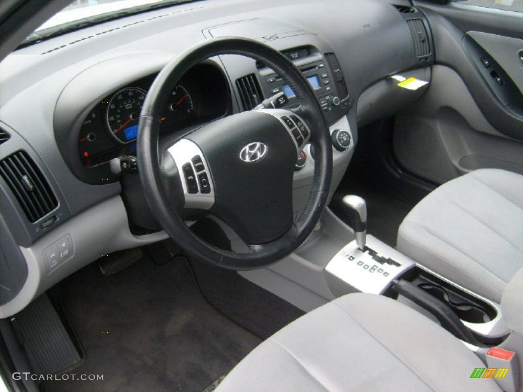 2009 Elantra SE Sedan - Quicksilver / Gray photo #10