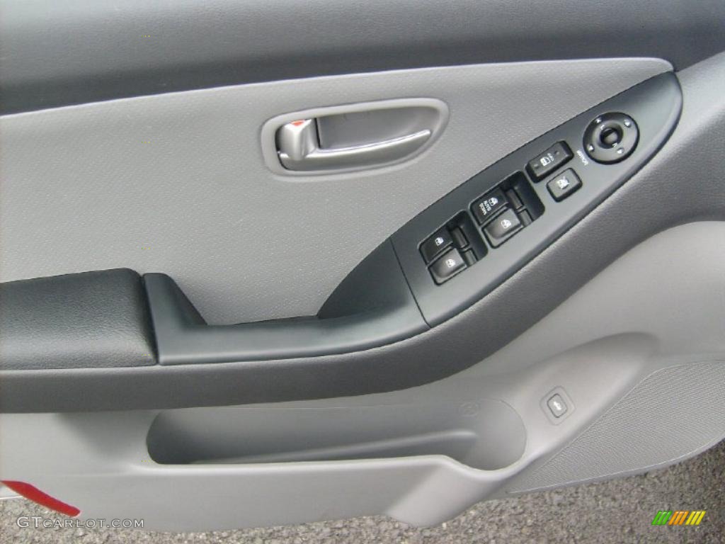 2009 Elantra SE Sedan - Quicksilver / Gray photo #11