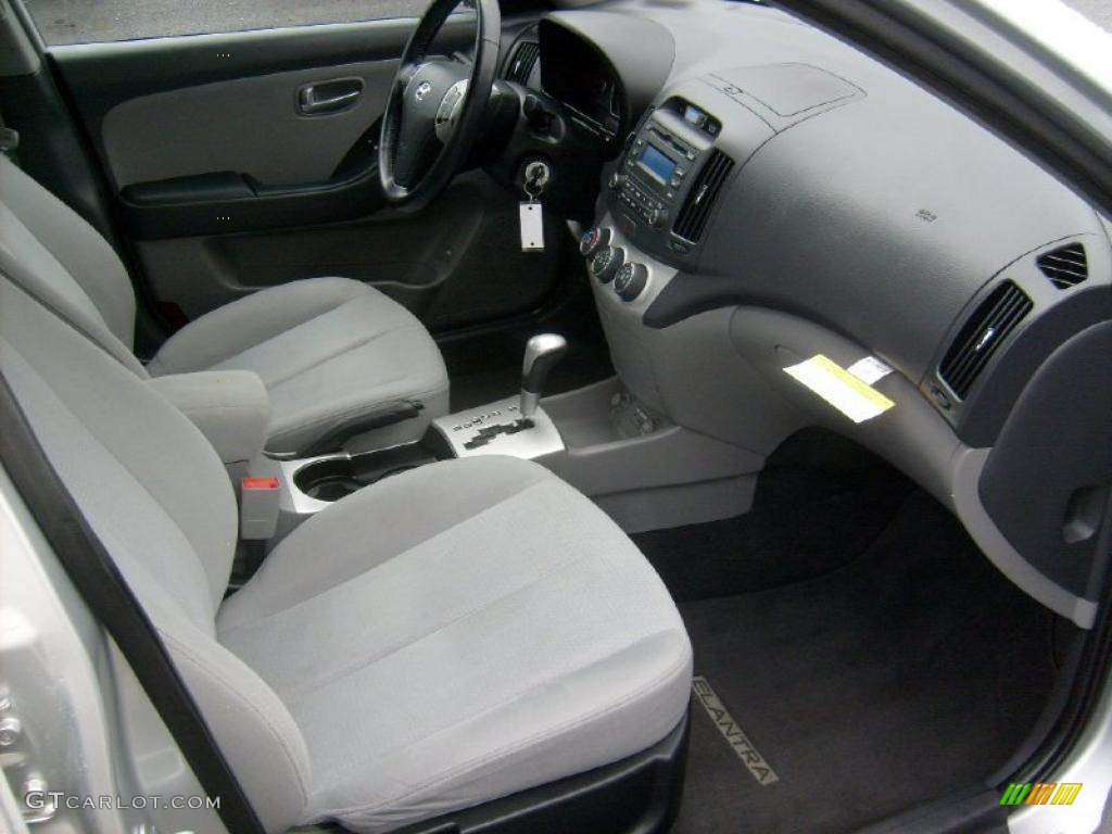 2009 Elantra SE Sedan - Quicksilver / Gray photo #16