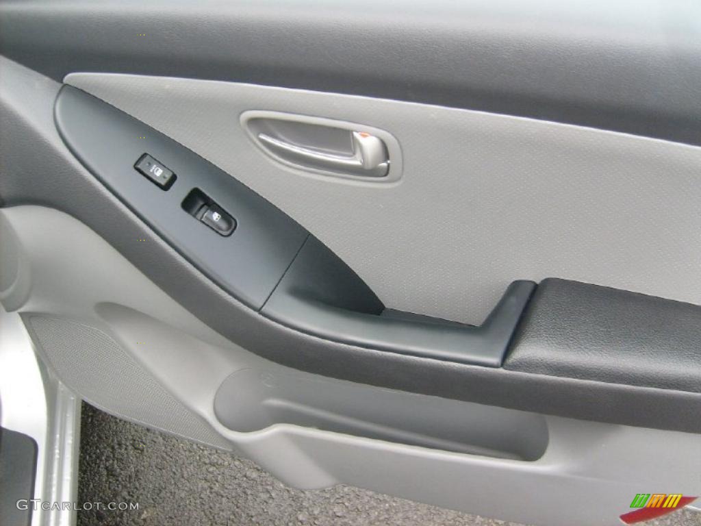2009 Elantra SE Sedan - Quicksilver / Gray photo #17