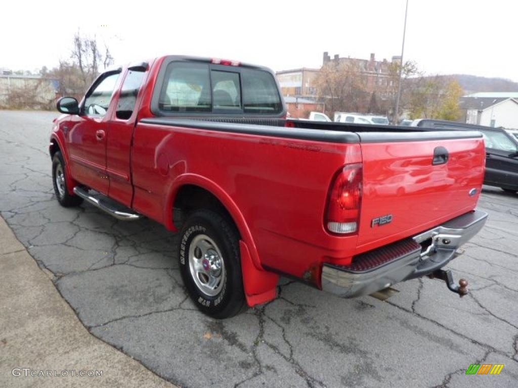 2001 F150 XLT SuperCab 4x4 - Bright Red / Medium Graphite photo #8