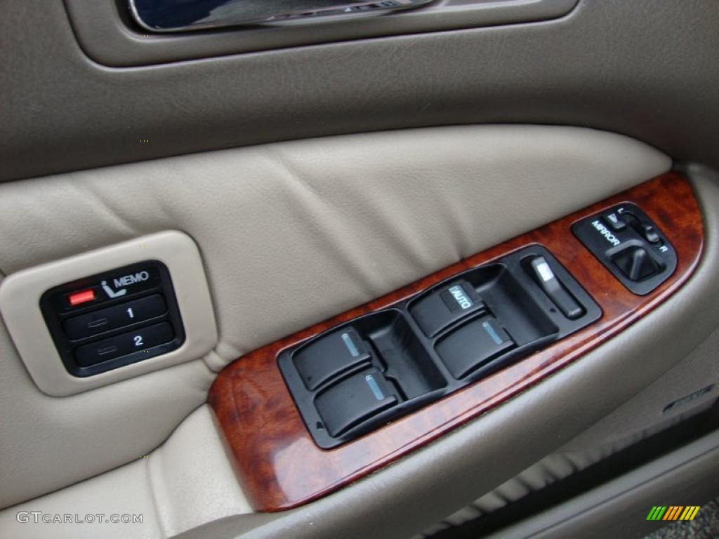2000 Acura RL 3.5 Sedan Controls Photo #39338076
