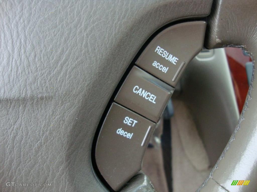 2000 Acura RL 3.5 Sedan Controls Photo #39338664