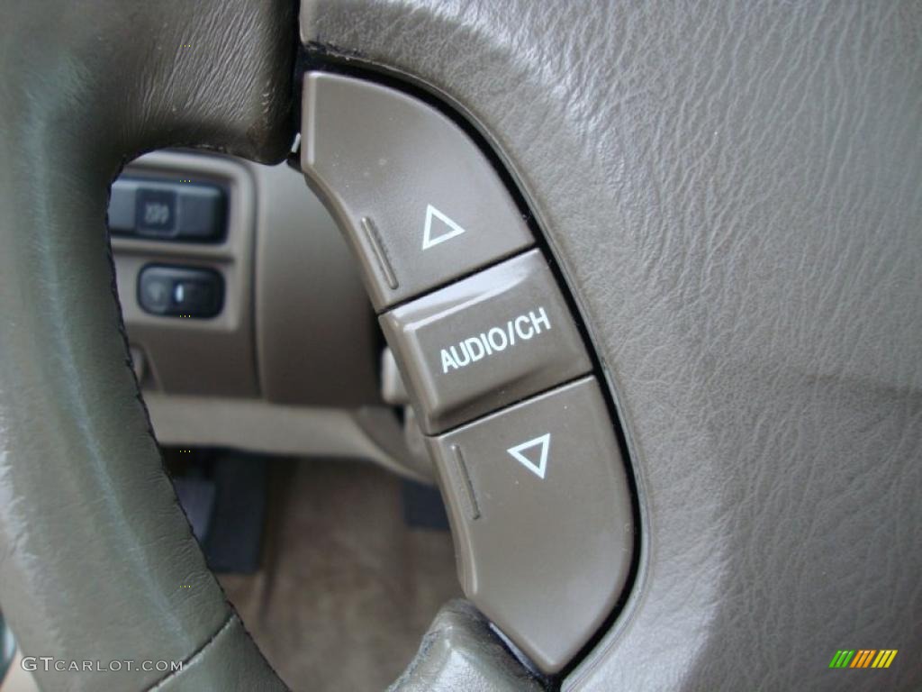 2000 Acura RL 3.5 Sedan Controls Photo #39338684