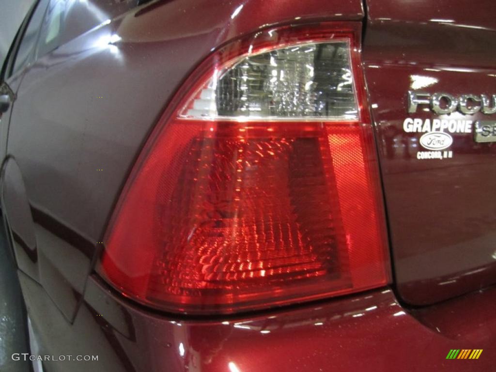 2007 Focus ZX4 SES Sedan - Dark Toreador Red Metallic / Charcoal/Light Flint photo #15