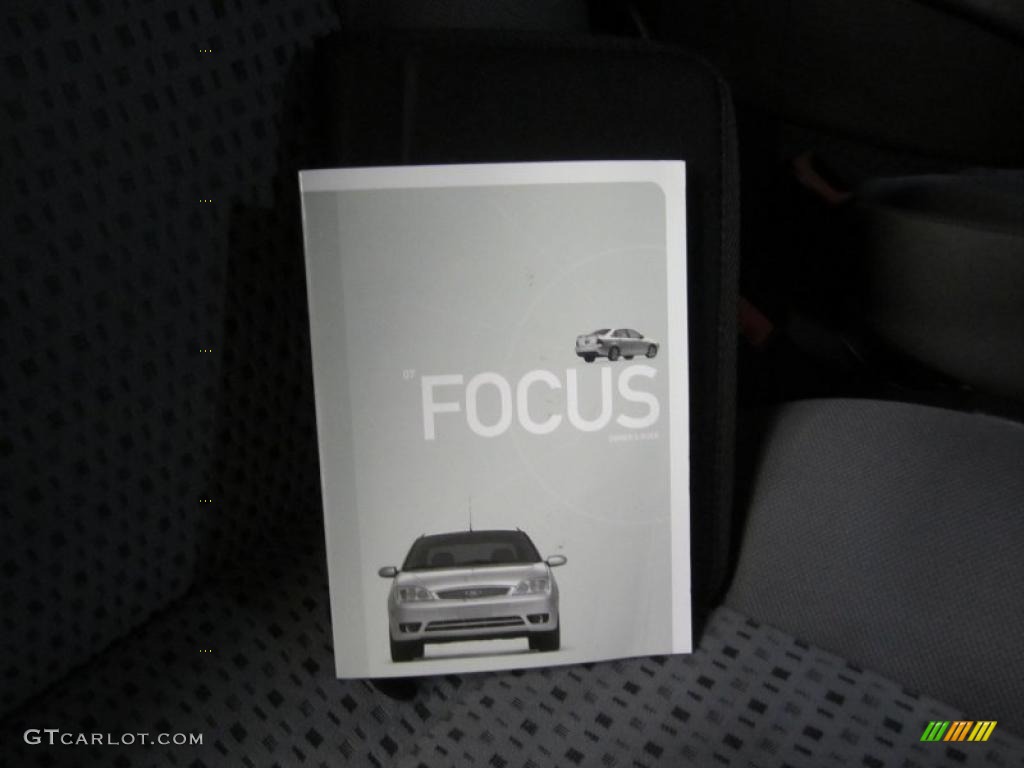 2007 Focus ZX4 SES Sedan - Dark Toreador Red Metallic / Charcoal/Light Flint photo #25