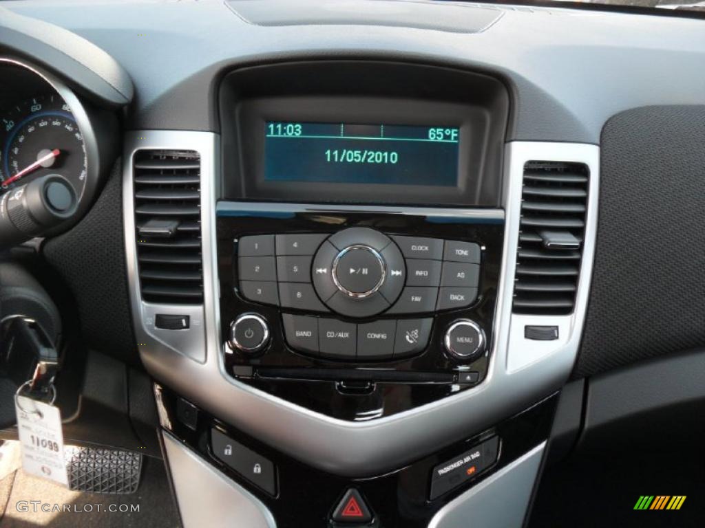 2011 Chevrolet Cruze LT Controls Photo #39341484