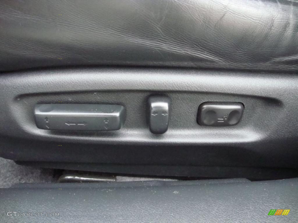2004 Acura TL 3.2 Controls Photo #39341820