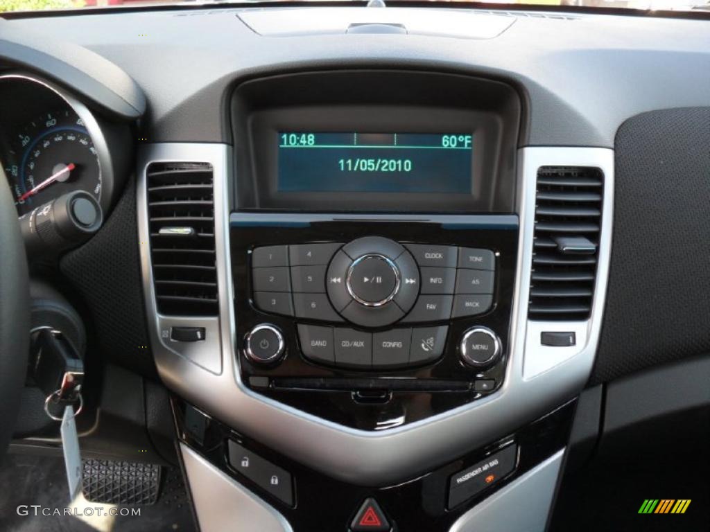 2011 Chevrolet Cruze LT Controls Photo #39342388